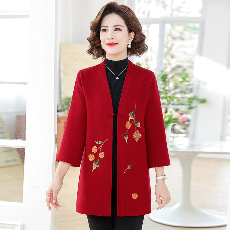 Mom Autumn Новый вязаный кардиган-пальто средней длины, Женское пальто с вышивкой среднего и пожилого возраста, внешняя шаль в западном стиле