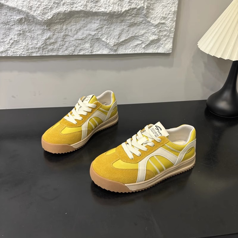 Shougu ~ auténticos zapatos de suela gruesa super caliente para mujeres 2025 nuevos zapatos de pie pequeños zapatos casuales de entrenamiento de estilo alemán