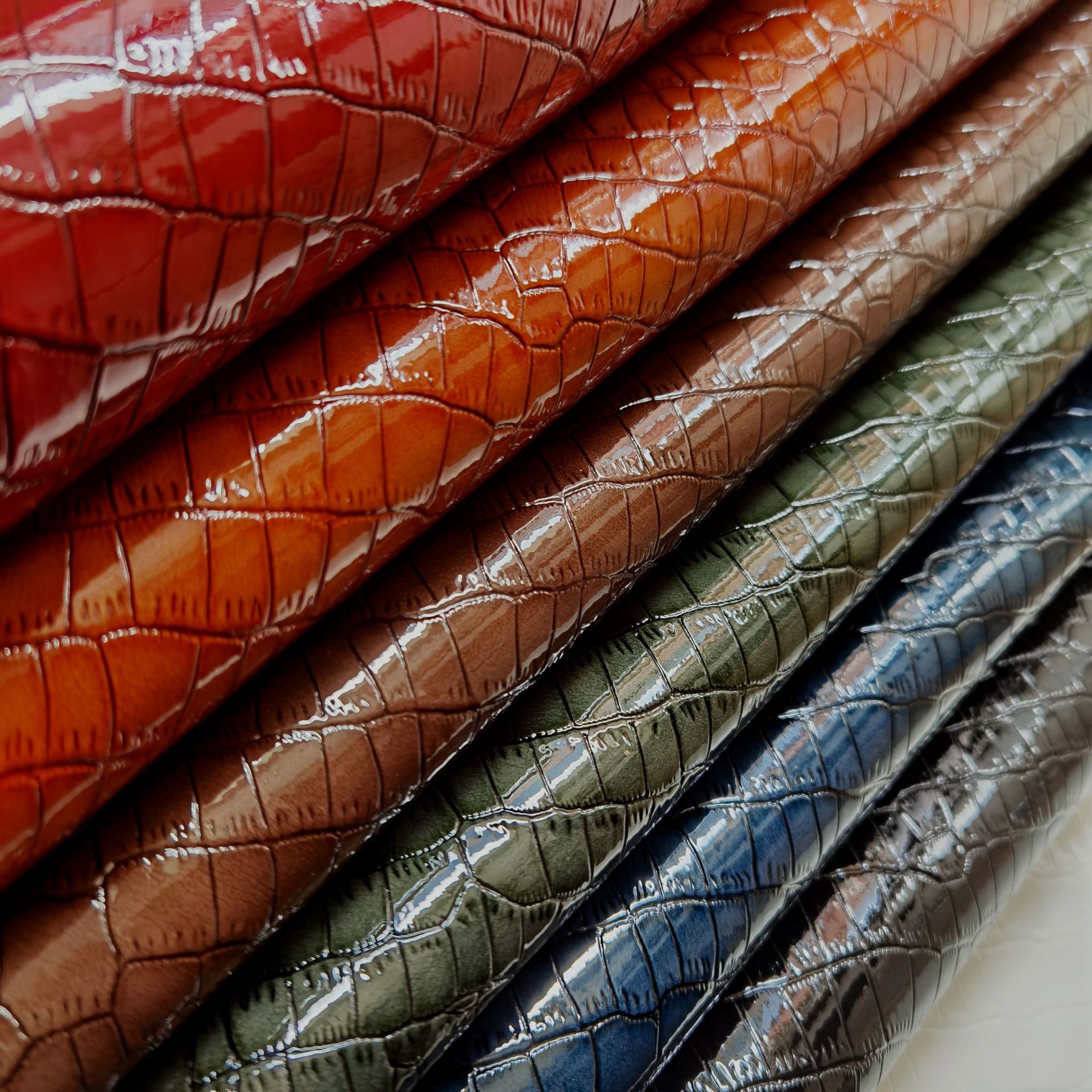 工厂供应PU皮革高光竹节纹石头纹鞋材手袋礼盒包装人造革皮革面料