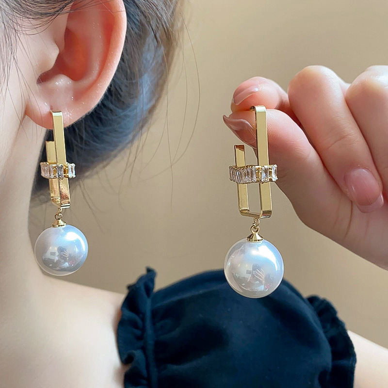 Pendientes de borla de flores de tul de aguja de plata Pendientes de súper hada verde menta fresca Pendientes de diseño exagerado de nicho