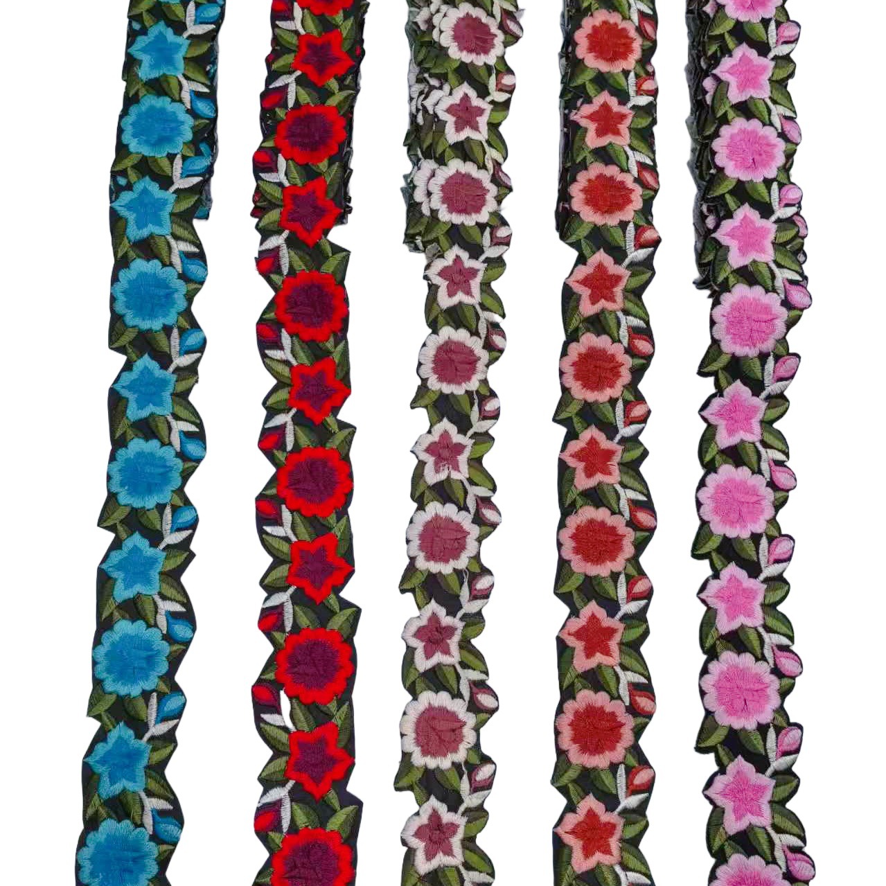 厂家 小牡丹补丁贴刺绣布标童装卫衣服绣片跨境货源背胶刺绣花边