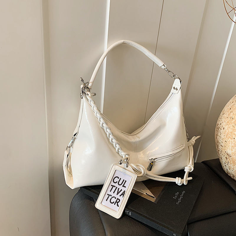 Korean Style Retro Large-Capacity Tote Bag 2025 New Fashion Stylish Commuter Texture Shoulder Bag Motorcycle Bag for Women