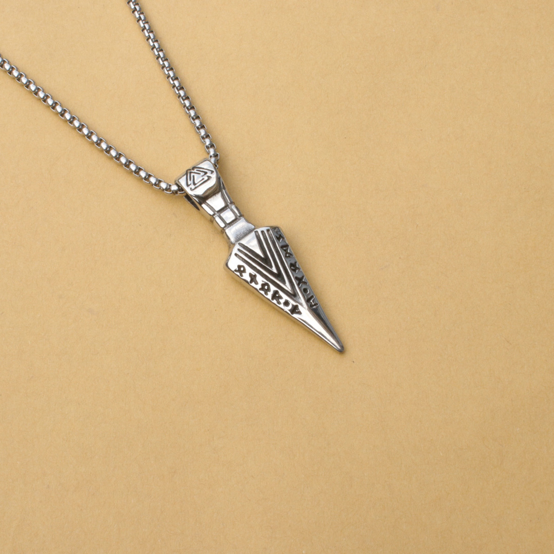 Collier pendentif flèche pour homme style pékin bijoux tendance_voghion.com
