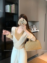 假两件挂脖蕾丝吊带背心女秋季新款时尚冰丝针织衫独特漂亮小上衣