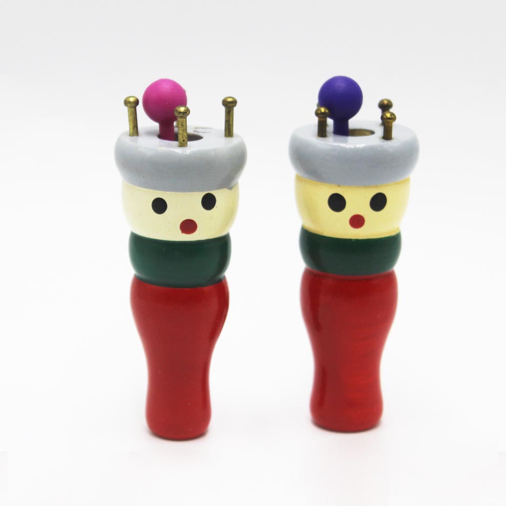 Bordado rojo que hace punto Dispositivo de cuerda de ganchillo de lana Dispositivo de trenzado de cuerda de madera hecho a mano DIY hecho en casa Dispositivo de trenzado de cuerda tejido gadget