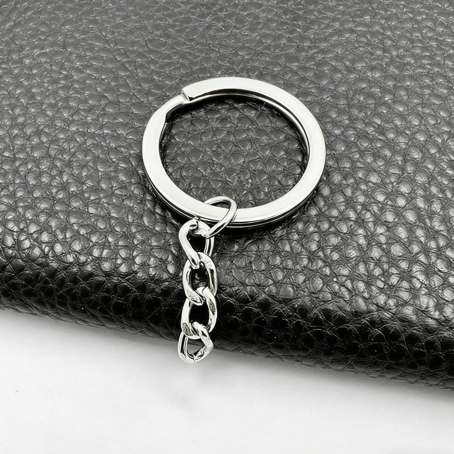 Anillos para llaveros en stock, anillos metálicos para llaveros, anillos planos con cadenas, anillos para llaveros DIY, anillos planos de varios tamaños.