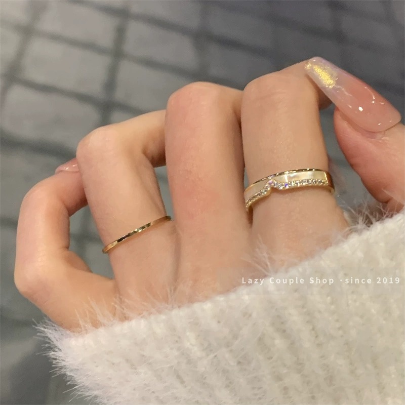 Trendige luxuriöse elegante Staperringe mit großen Buchstaben für Frauen, Nischen-High-Fashion-Ringe