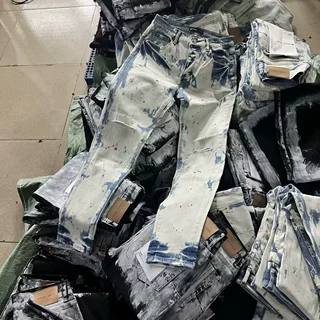 美式刺绣破洞牛仔裤男款修身小脚裤潮牌高街彩色泼墨涂鸦长裤子男