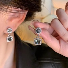 pݸ߼зǶhŮС|ɫW荶nϵٴ