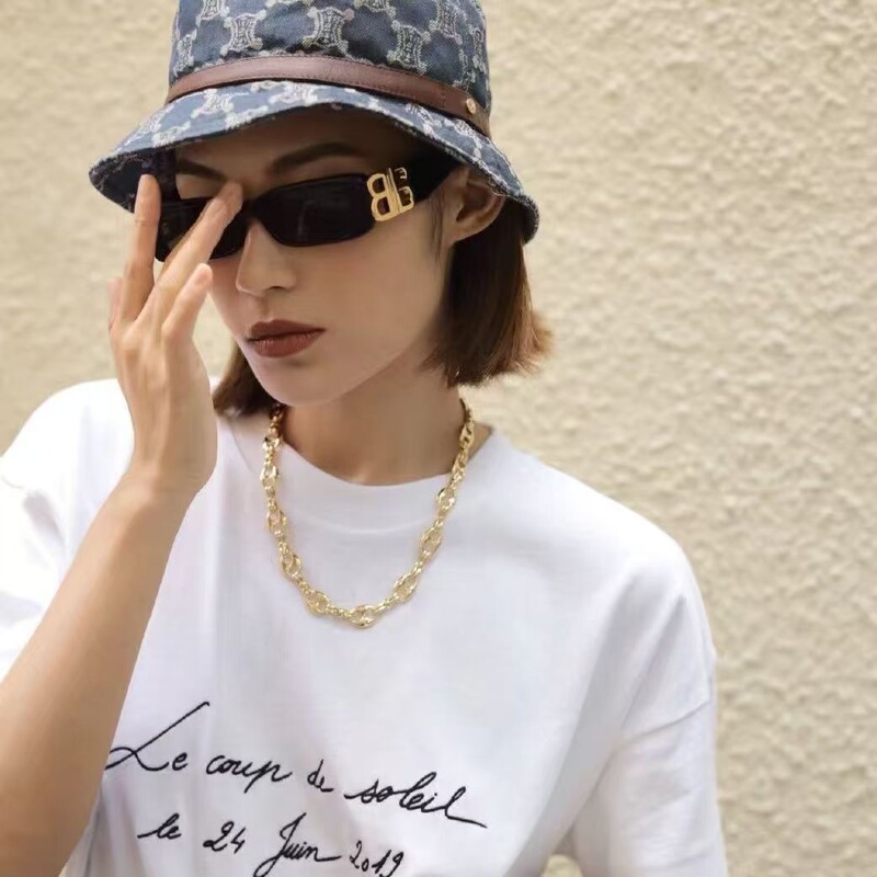 B's ヨーロッパとアメリカの小さな四角いフレームのファッショナブルなサングラス Xiaohongshu ins インターネットセレブと同じスタイルのサングラス、顔が見える小さなトレンディなサングラス|undefined