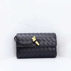 Designer small bag with a high-end feel, woven lambskin soft shoulder bag crossbody bag for women, retro single-shoulder with a gold buckle, vintage bag