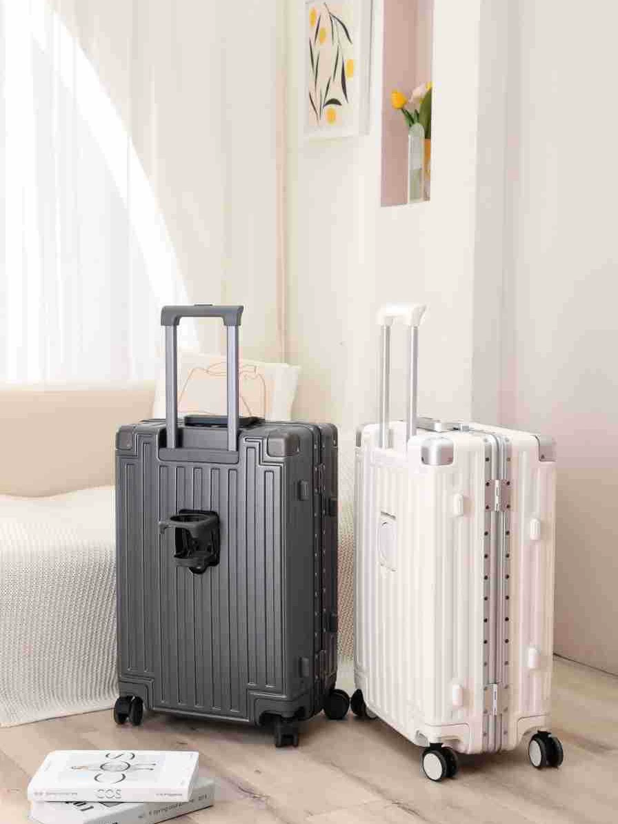 Lee Suitcase, glass holder, 20 inch