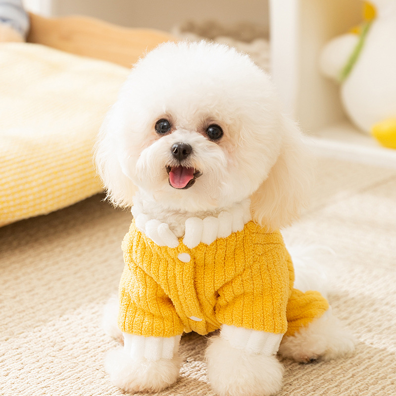 Amarillo simple etiqueta de tela puede tracción de cuatro patas camisas de terciopelo para perros pequeños en el hogar para aumentar la ropa de perros de mascotas cálidas