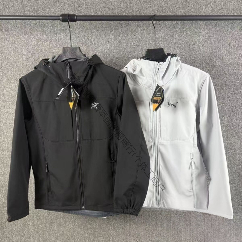Off-Season Spring and Autumn Softshell Jacket, Thin Fleece Windbreaker, Outdoor Windproof and Waterproof Casual Jacket for Men and Women, Wholesale