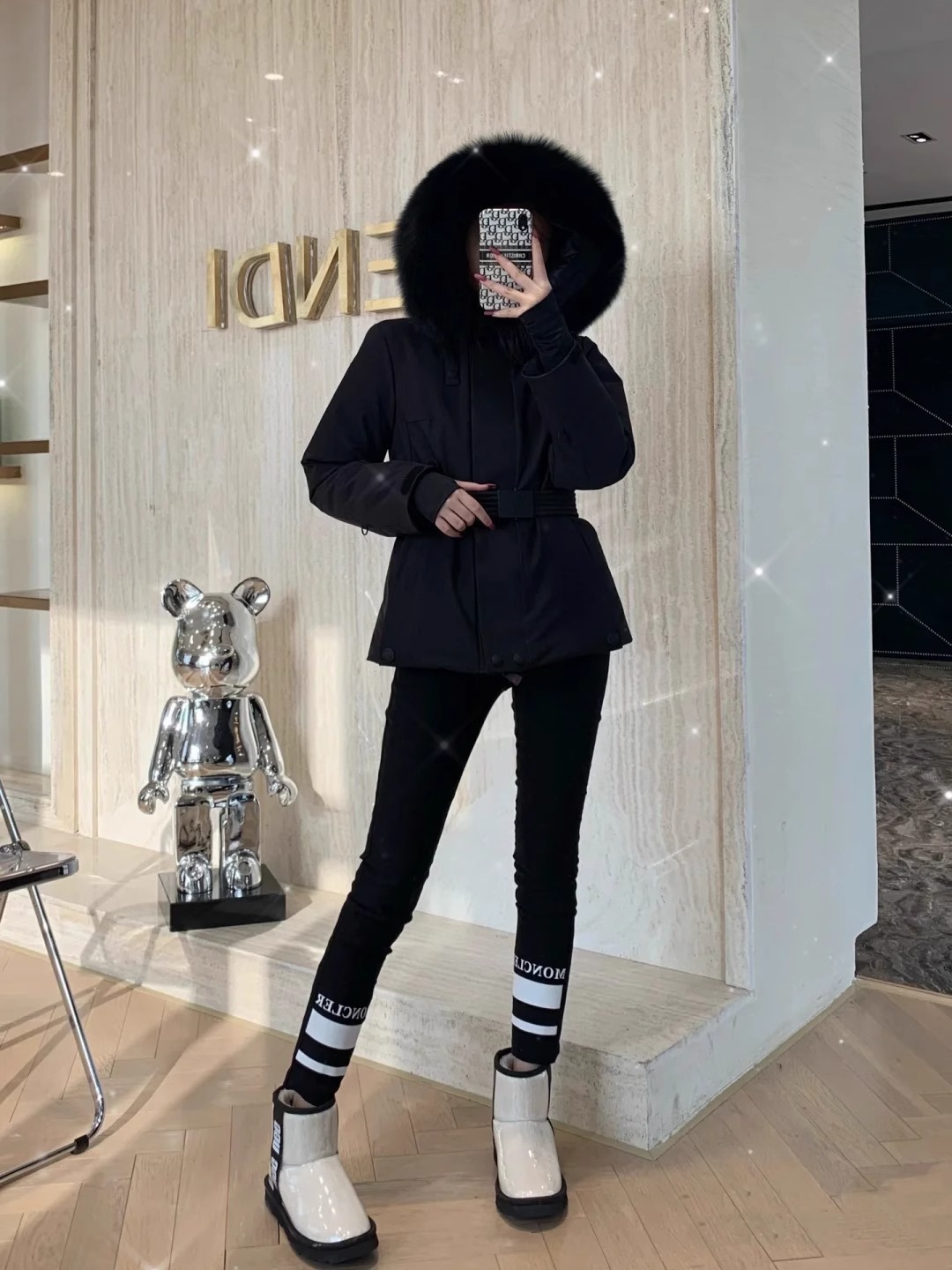 2025年冬新款m蒙家羽绒服女修身收腰鹅绒加厚狐狸毛领滑雪服休闲