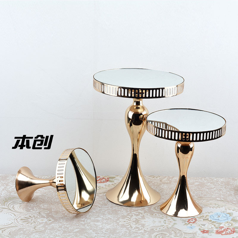 The Golden Cake Stand Is Suitable for Dessert Tables at Birthday Parties and Wedding Celebrations, and Is Used for Cake Displays in Cake Shops