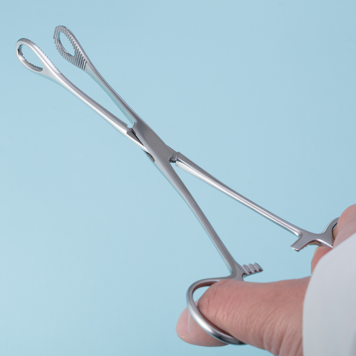 1 Piece Quantity Medical Stainless Steel Round Mouth Closed Or Open Forceps Body Puncture Tool