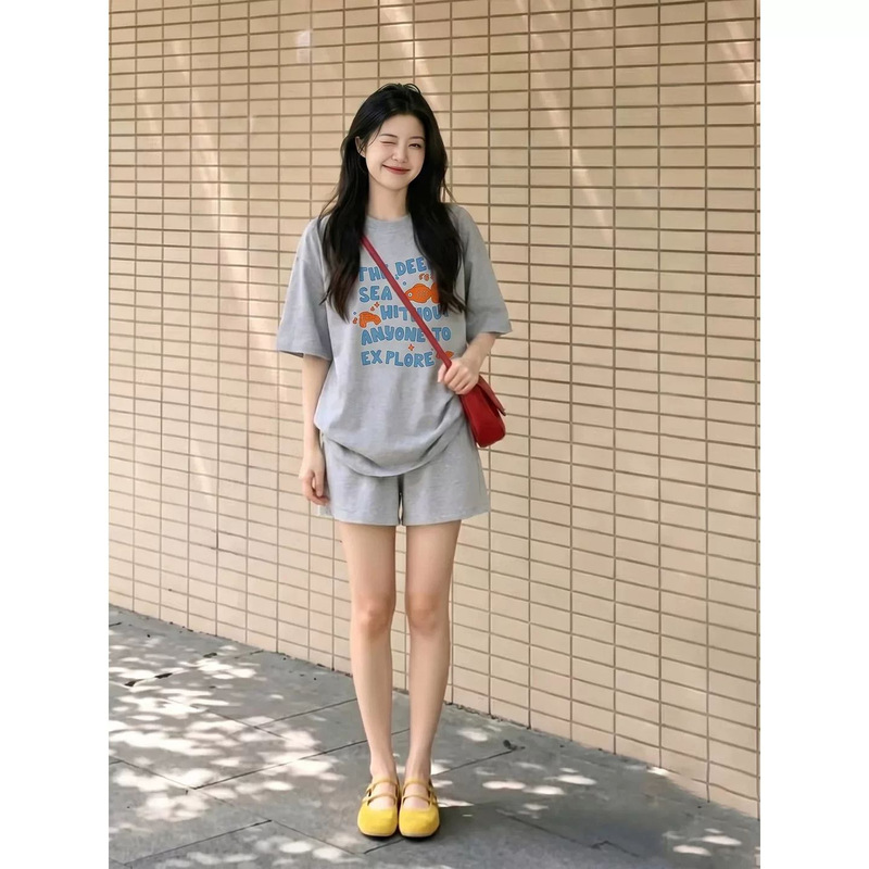 Maternity Wear Gray Goldfish Print T-Shirt Short-Sleeve Set Summer Age-Reducing Unique Loose Top Two-Piece Set Thin Maternity Wear Gray Goldfish Print T-Shirt Short-Sleeve Set Summer Age-Reducing Unique Loose Top Two-Piece Set Thin