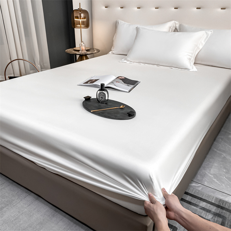 Cool Sensación de la cama de seda de hielo de una sola pieza para dormir desnudo de verano Cubierta de colchón de tres piezas Cubierta de la cama con todo incluido