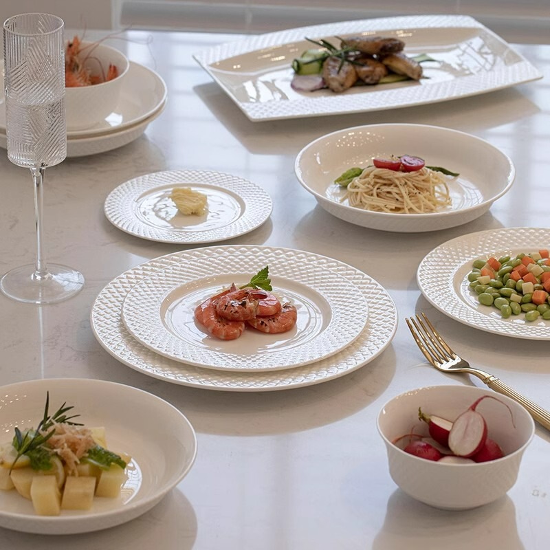 陶磁器の麦わら帽子の皿日本式の高級感の白いデザートの皿の家庭用の料理の皿の食器の食器の皿の卸売りの皿|undefined