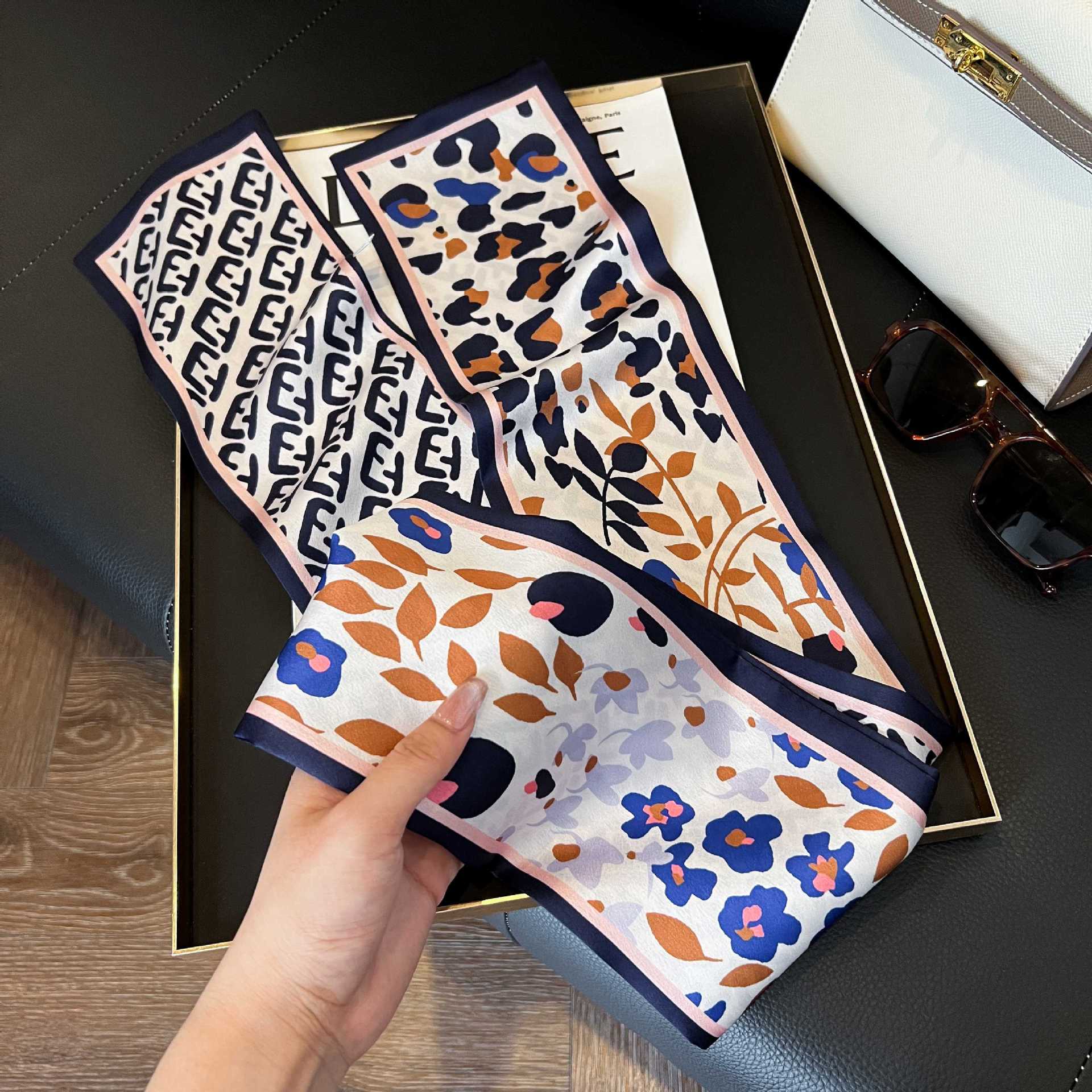 Nueva bufanda de seda pequeña banda larga estrecha para el cabello mujer estilo primavera y otoño moda madre bufanda estilo verano estilo fino serpentina bufanda al por mayor