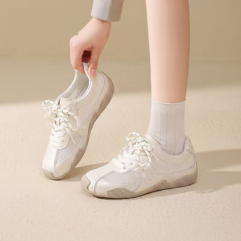 Zapatos de entrenamiento transpirables de malla explosiva para mujeres 2026 verano nuevos zapatos casuales de suela blanda, zapatos deportivos de altura ligera