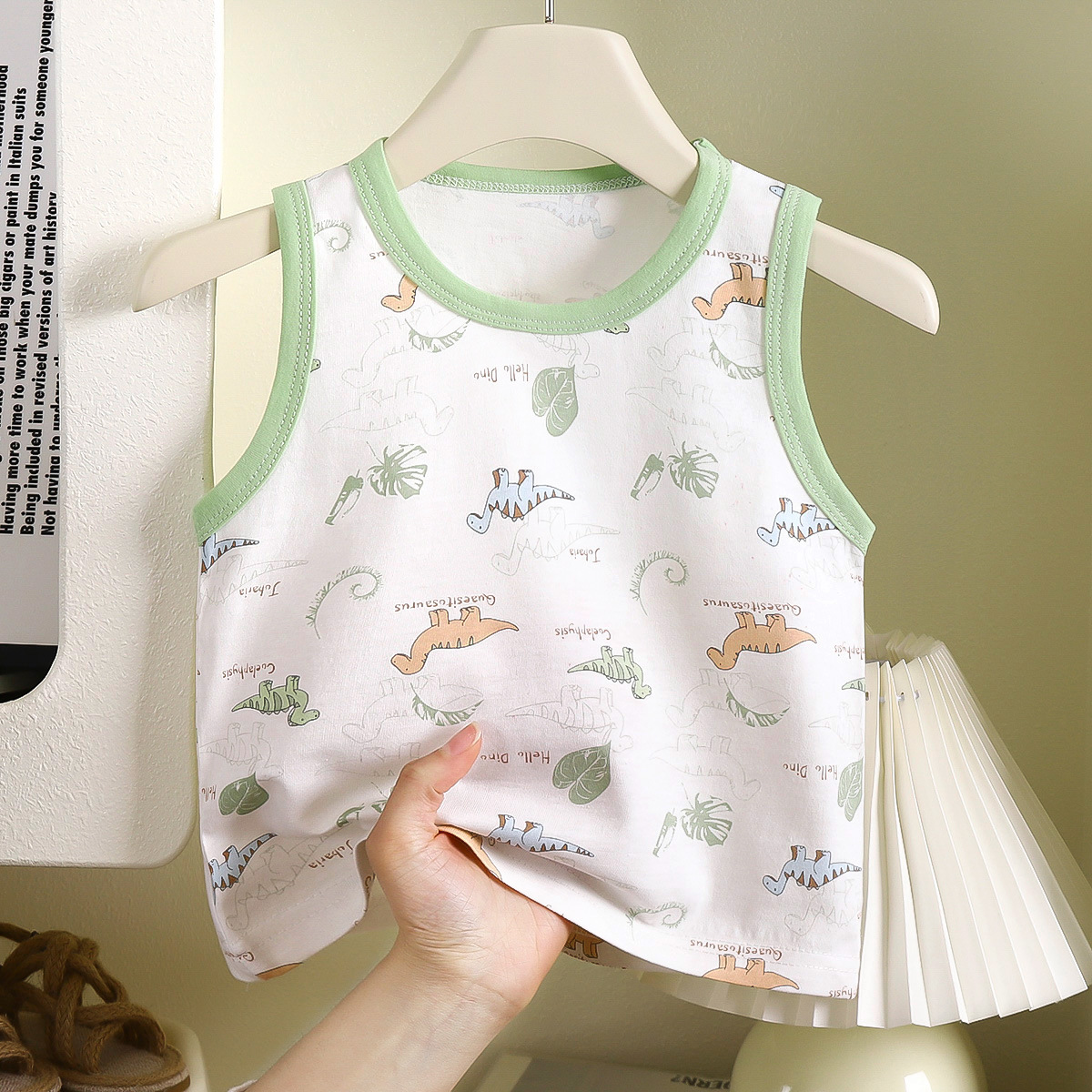 Chaleco de algodón puro para niños, modelo nuevo verano 2026, clase A, camiseta sin mangas con dibujos animados para niños y niñas, ropa infantil al por mayor