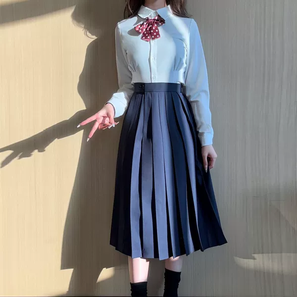 Navy blue pleated skirt (skirt length 70 cm)
