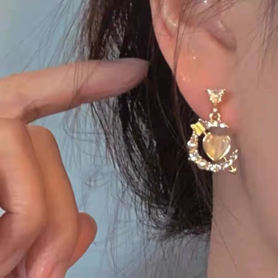 Дизайнерские серьги, французский стиль, кошачий глаз, тренд сезона