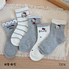 爱嘀嗒26秋冬新款儿童袜灰白可爱HelloKitty款中筒袜女童潮袜无骨