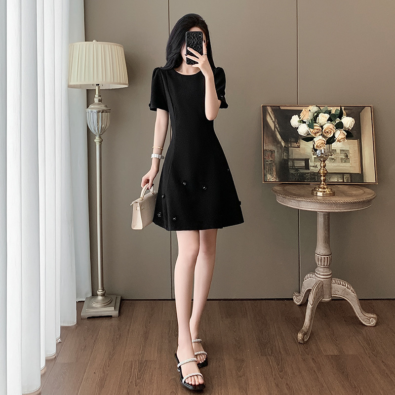 2026 Summer New Style Black Elegant Dress, Simple and Elegant, Suitable for Formal Occasions, Puff Sleeve Little Black Dress