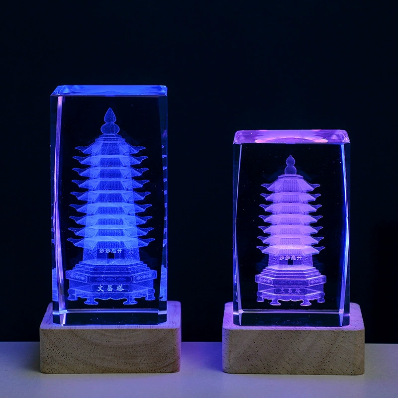 Девятиэтажная башня Вэньчан украшает хрустальную резьбу по внутренней части