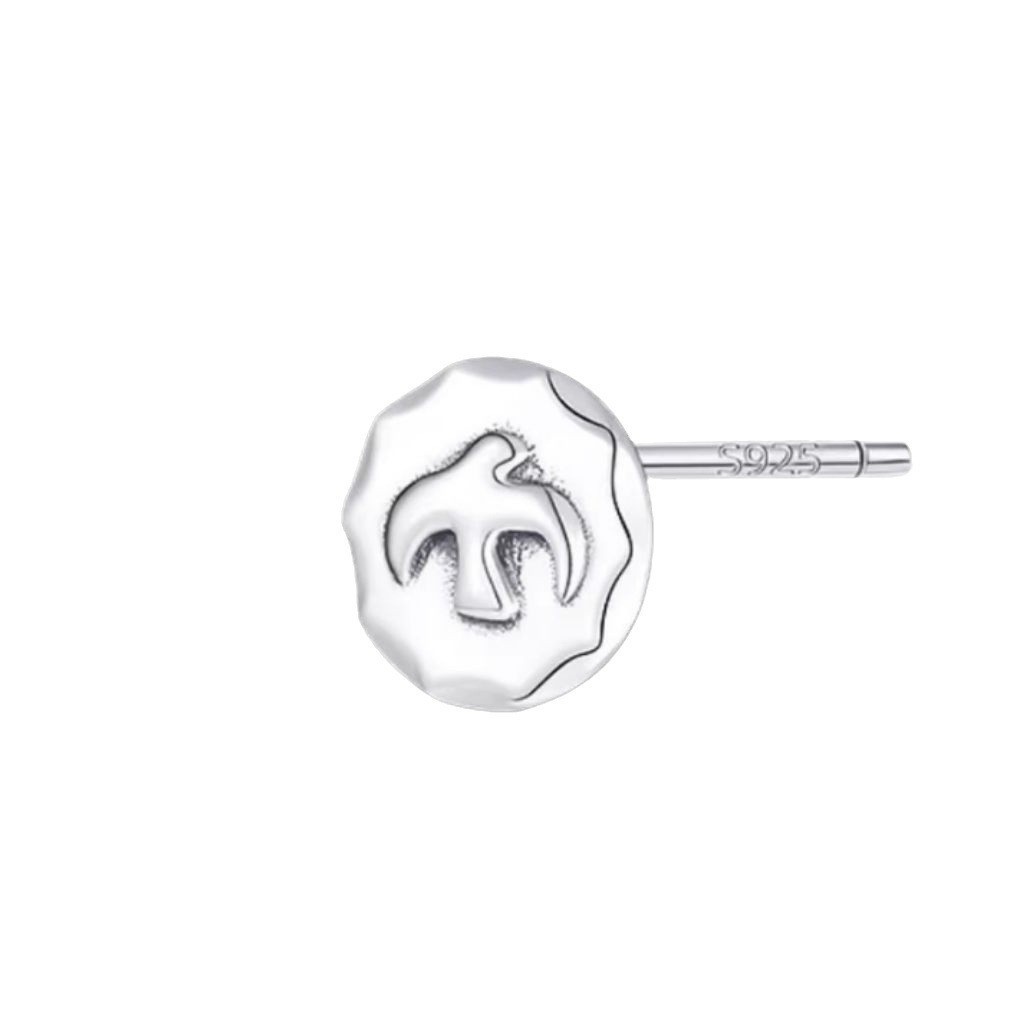 Unique Men's Round Eagle Pendant Earring For A Stylish Look_voghion.com