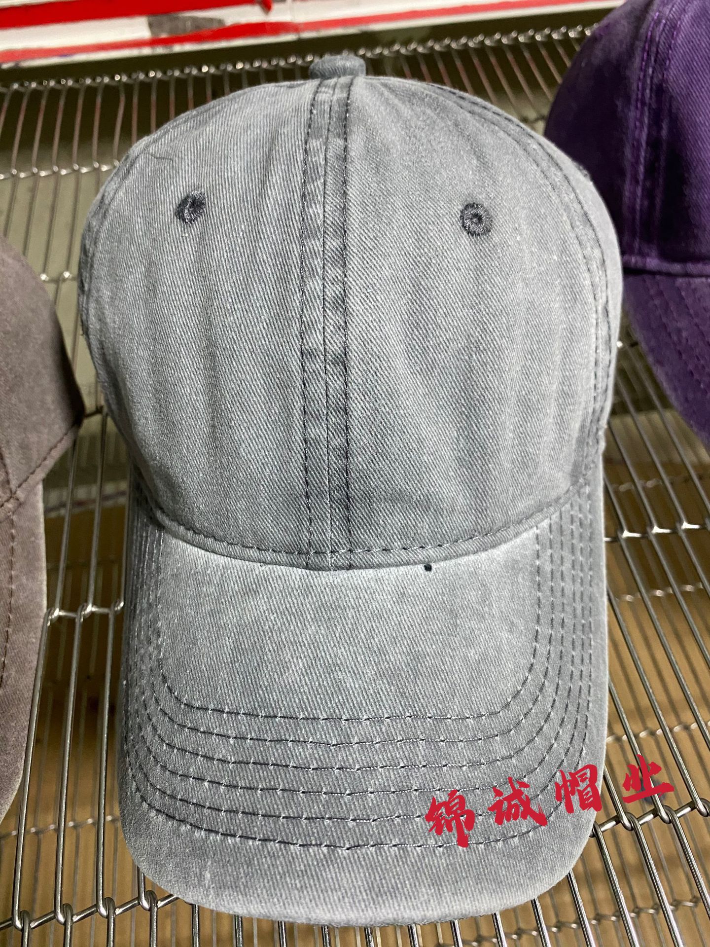 Qingdao üreticisinden toptan satış: özelleştirilebilir yıkanabilir beyzbol şapkaları, ördek gagası şapkaları, yıkanmış denim beyzbol şapkaları, dış mekan güneş koruması.