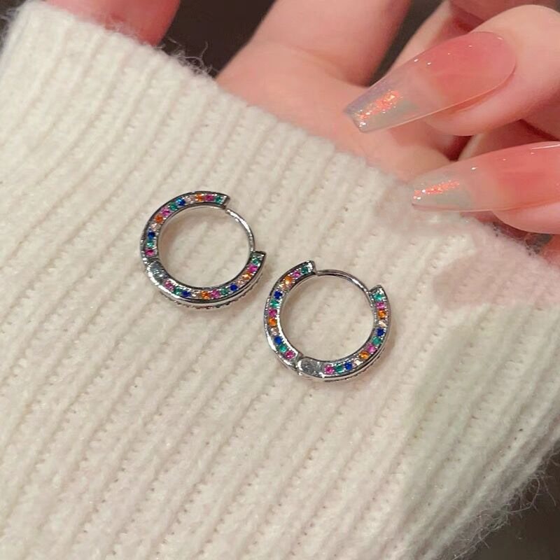 Pendientes círculo de plata 925 Pendientes de circón de color incrustado con diamantes para hombres y mujeres pendientes de nicho simples pendientes de pareja
