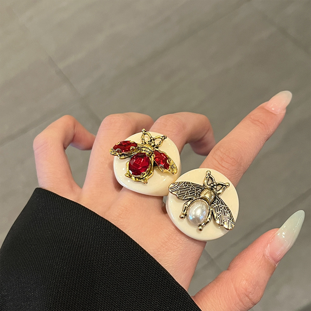 15g Weight 1 Piece Vintage Style Classic Style Bee Acrylic Alloy Plating Women's Rings
