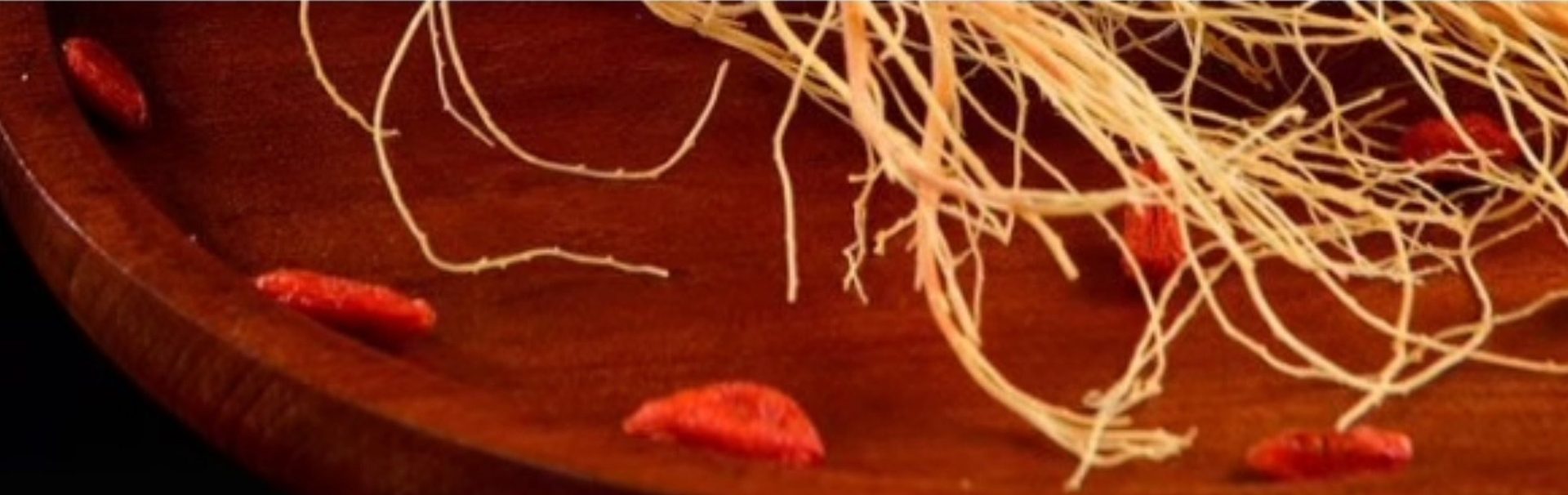 Fresh Changbai Mountain Ginseng Ren Shen Whole Root for Wine Infusion and Soup Making Gift Box key features