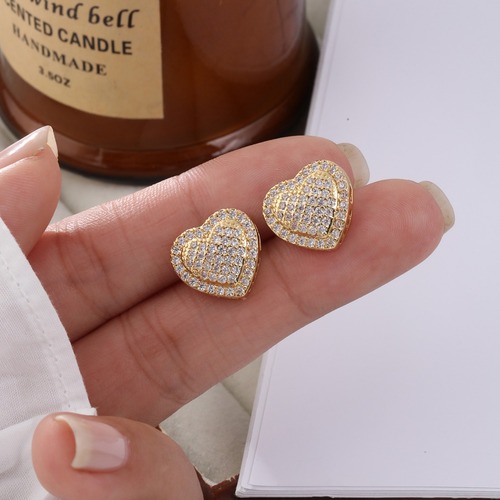 New Fashion Copper Micro-set Diamond Heart Stud Earrings for Ladies, Heart-shaped Earrings as Wedding Anniversary Gift