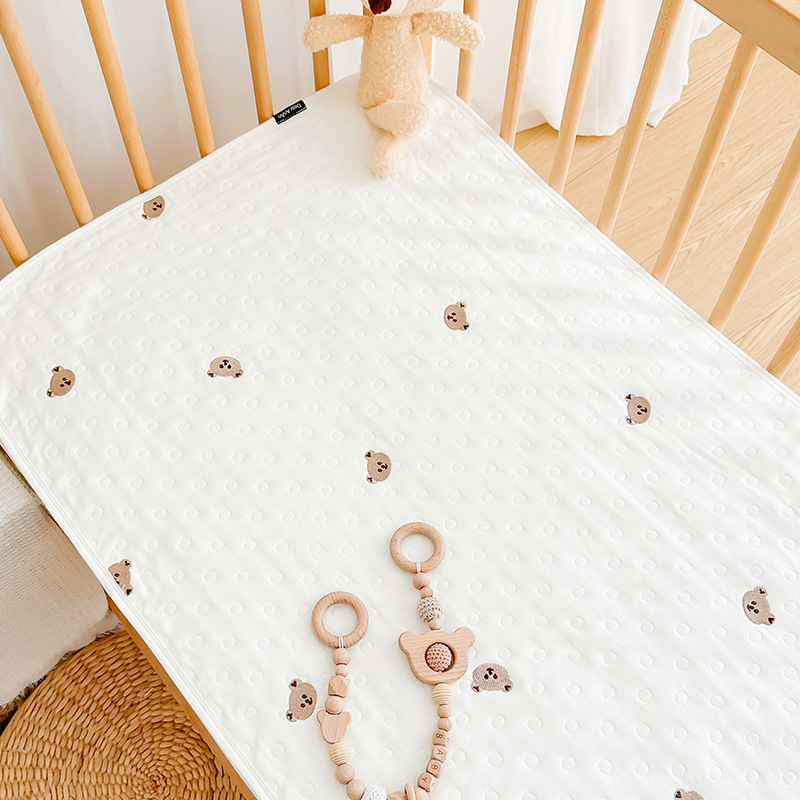 Six layers of gauze [sheets]-embroidered care bears