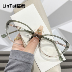 86073新型の個性的なファッションの猫の目のメガネのレトロな目の平光の女性のメガネのシンプルなネットの赤い防藍