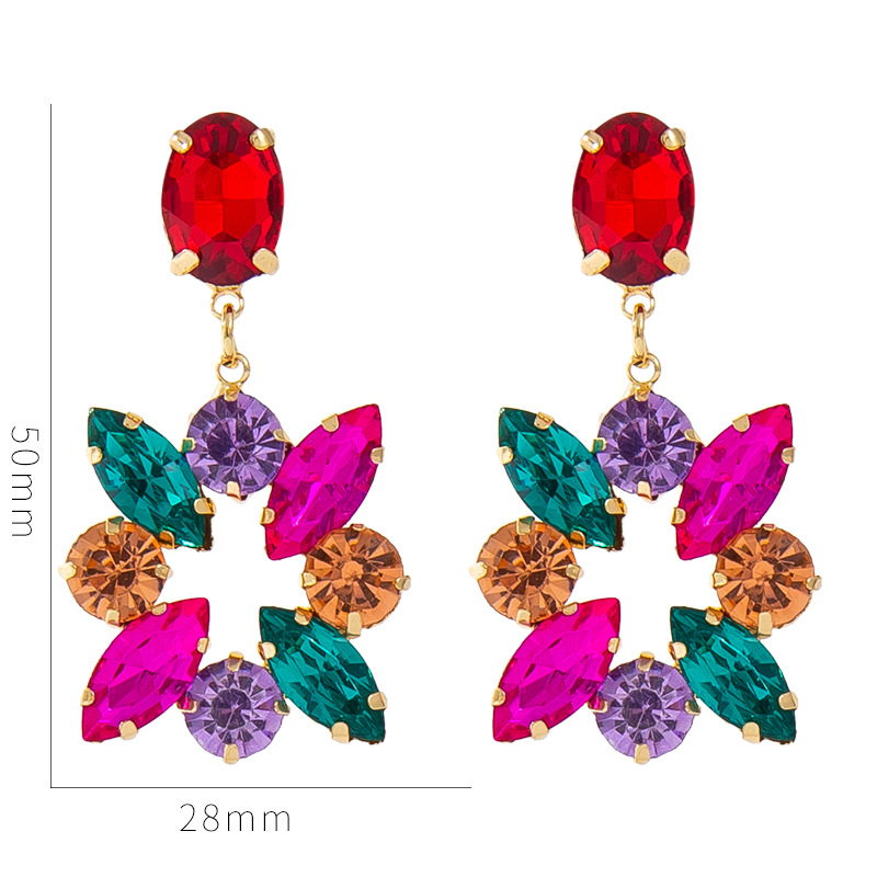 Nouvelles Boucles D&#39;oreilles En Cristal Creux En Diamants Européens Et Américains En Gros display picture 1