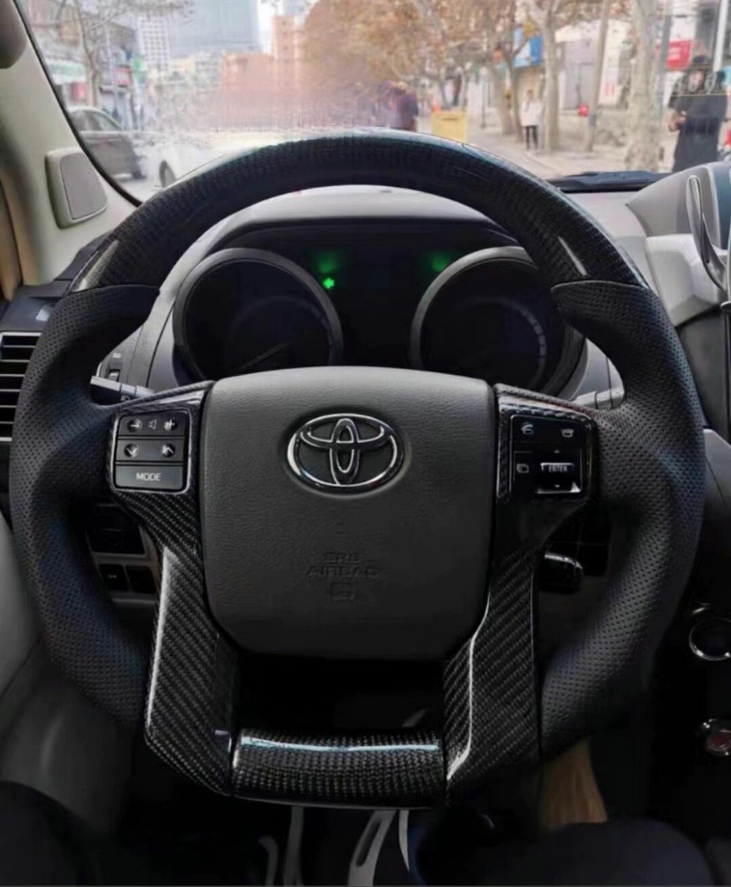 Suitable for Toyota Land Cruiser LC150, Tundra, Sequoia, and Prado 4.0; carbon fiber steering wheel modification and customization