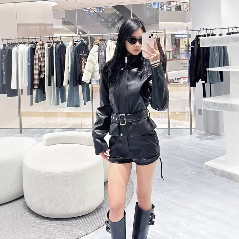 A Brand 26 Early Spring Matte Black Side Ruched Biker-Style Pu Leather Shorts Sweet Trendy Hot Pants