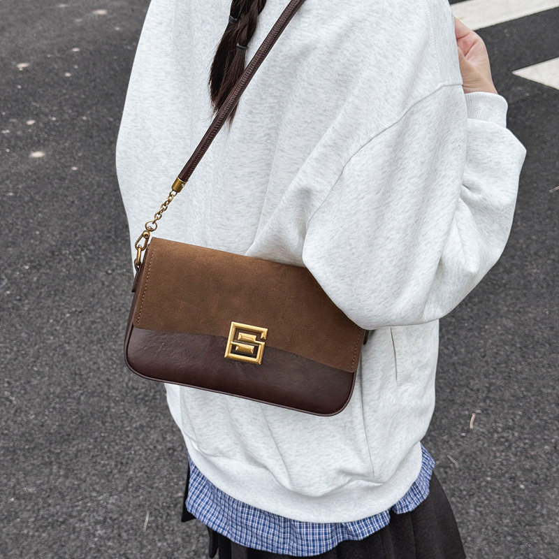 Transfronterizos de alta sensación bolso de brazo bolso de mujer 2025 invierno nuevo nicho de estilo retro bolso de hombro bolso de moda image 2