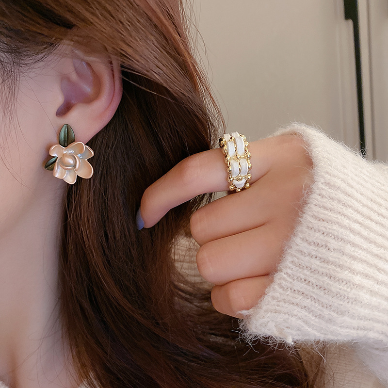 Fashion Flower Leaf Earrings Niche Korean Acrylic Stud Earrings display picture 1
