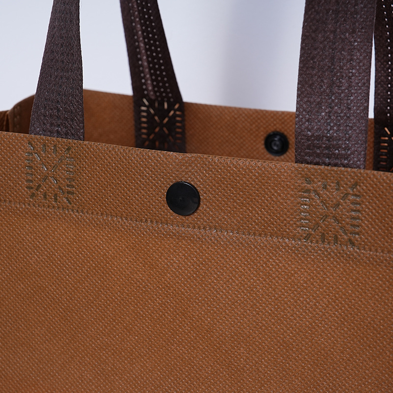 Bolsa de mano no tejida de hebilla ropa de mujer tienda de ropa bolsa de compras personalizada logotipo de pequeño volumen bolsa no tejida ecológica