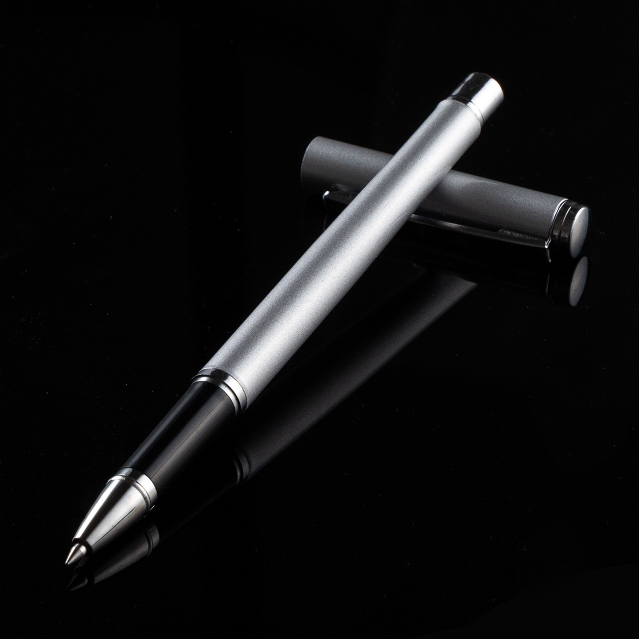 Fabricante de bolígrafo de firma en stock bolígrafo de metal de alta calidad regalos comerciales bolígrafo publicitario logotipo de impresión nuevo bolígrafo multicolor