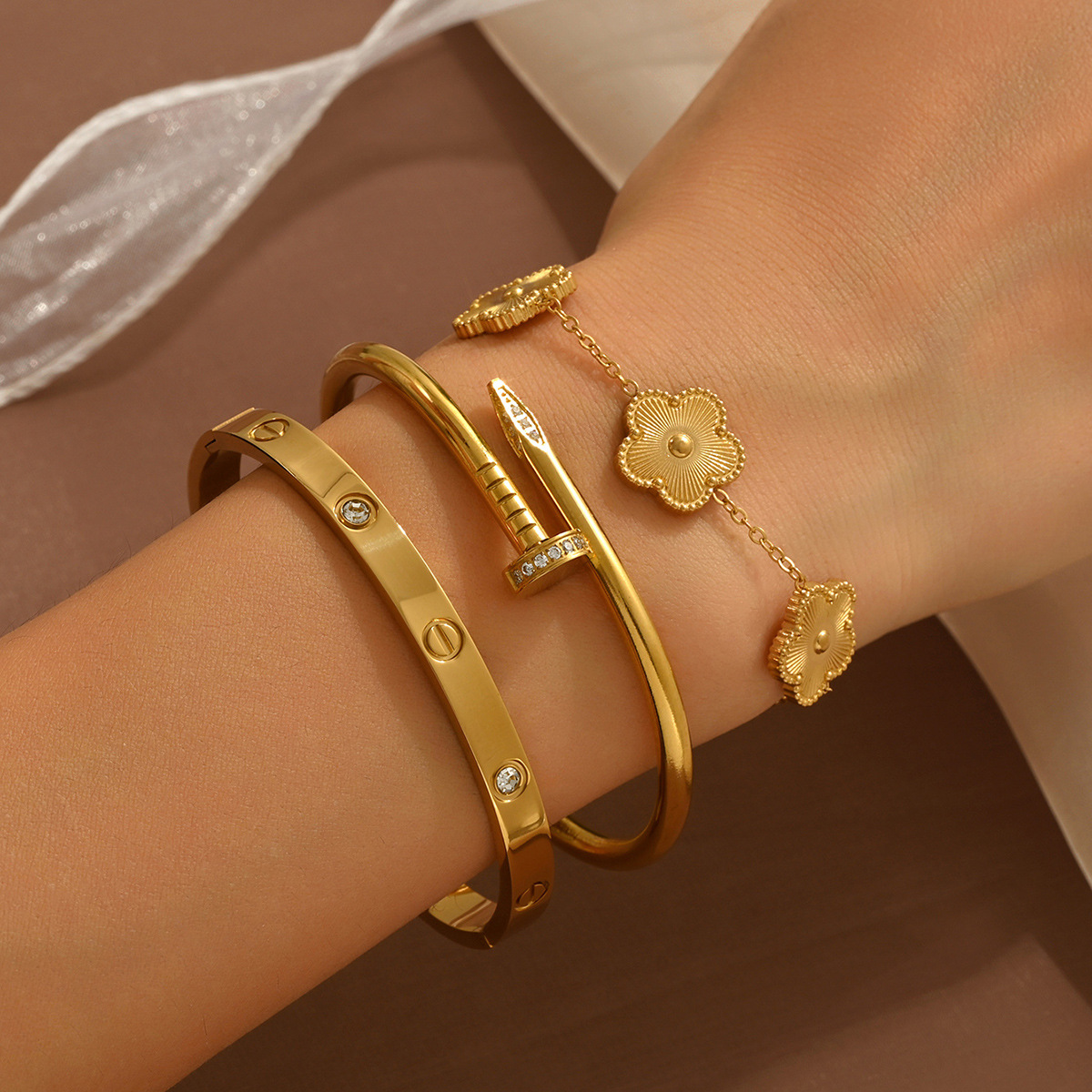 Titanium Steel Bracelet, Zircon Nail Bracelet, High-End European and American Hot-Selling Non-Fading Open Bracelet Jewelry for Girls