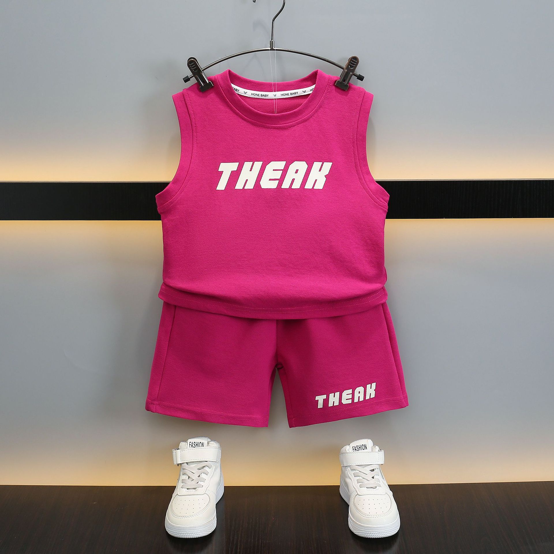 7363 traje de niño verano 2025 nuevos pantalones cortos de chaleco sin mangas delgados para niños estilo de verano deporte de dos piezas verano