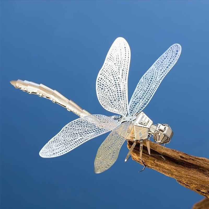 Estatua mágica de acero máquina al por mayor serie de insectos amor rompecabezas de metal 3D tridimensional hecho a mano modelo de montaje de bricolaje